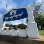 woman-accused-of-trying-to-illegally-auction-off-graceland-will-remain-in-custody