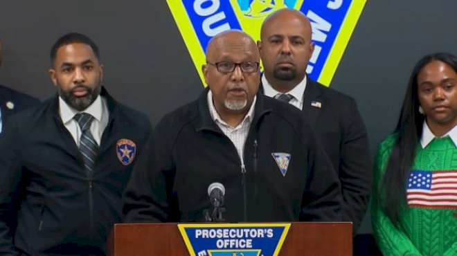 suspects-in-deadly-shooting-of-10-year-old-boy,-21-year-old-woman-in-new-jersey-urged-to-surrender