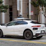 waymo-driverless-taxi-takes-passengers-into-apparent-police-standoff