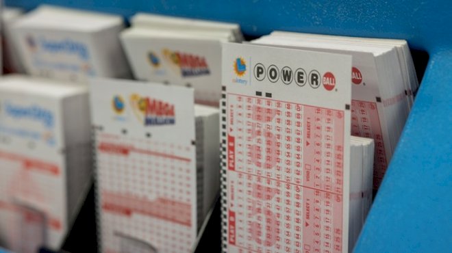 powerball-jackpot-surges-to-$930-million-for-wednesday-night-drawing