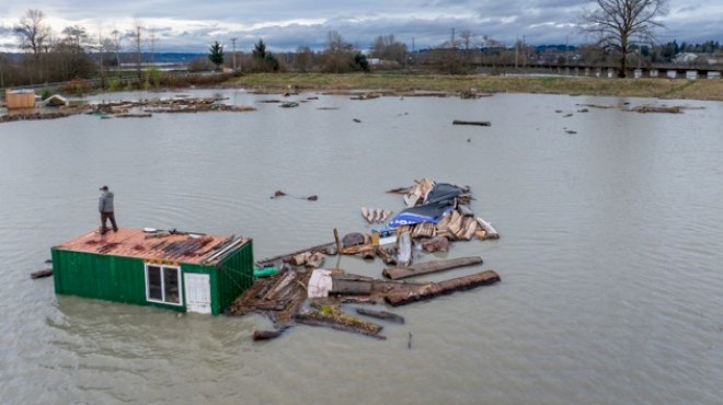 1-dead-in-washington-state-flooding-as-levee-breach-prompts-evacuations