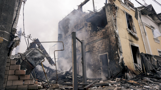 kyiv-hit-by-some-of-the-heaviest-overnight-attacks-in-months-ahead-of-trump-zelenskyy-meeting