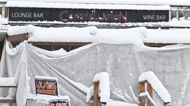 owner-of-swiss-bar-where-deadly-new-year’s-fire-killed-40-detained-by-prosecutors:-officials