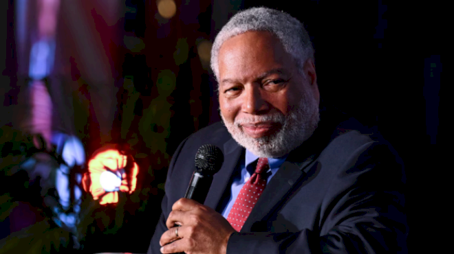 smithsonian-faces-tuesday-deadline-amid-white-house-demand-for-review