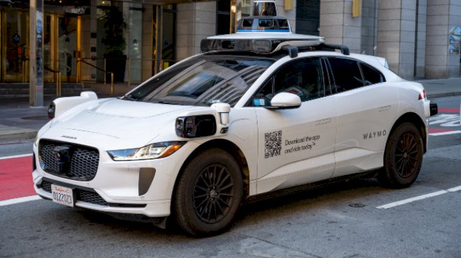 federal-officials-investigate-after-waymo-self-driving-vehicle-strikes-child-near-elementary-school