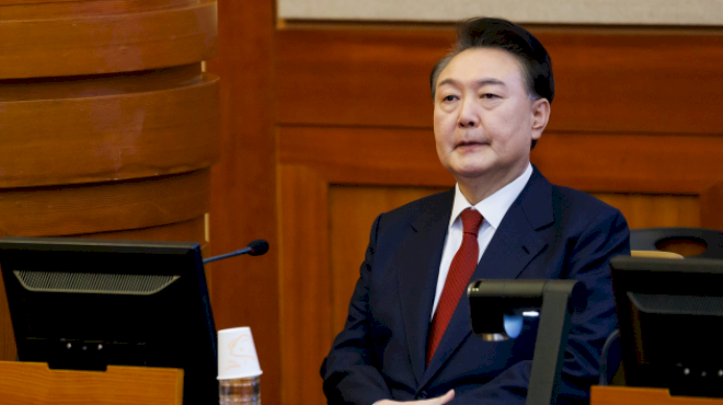 south-korean-court-sentences-former-president-to-life-in-prison