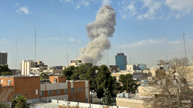 trump-threatens-‘certain-death’-to-iranian-guard-who-don’t-‘lay-down’-weapons