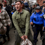 4-arrested-after-‘suspicious-device’-thrown-during-protest-outside-nyc-mayor’s-home