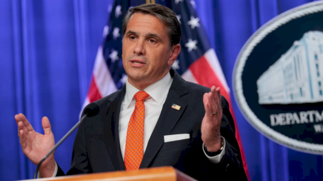 todd-blanche,-in-1st-appearance-as-acting-ag,-shrugs-off-suggestion-trump-will-‘pressure’-him-to-target-opponents