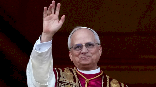 pope-leo-says-‘not-my-interest-at-all’-to-debate-trump