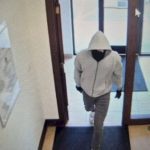 2-employees-fatally-shot-in-kentucky-bank-robbery,-person-of-interest-in-custody:-police