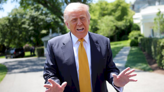 appeals-court-temporarily-pauses-order-that-declared-trump’s-global-10%-tariffs-unlawful