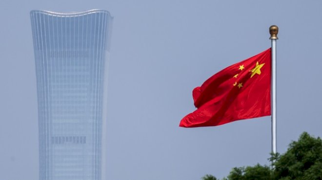 small-plane-crashes-into-beijing’s-tallest-skyscraper
