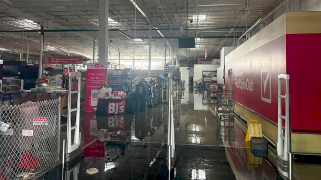 roof-of-bj’s-wholesale-club-in-new-jersey-partially-collapses-during-heavy-rain
