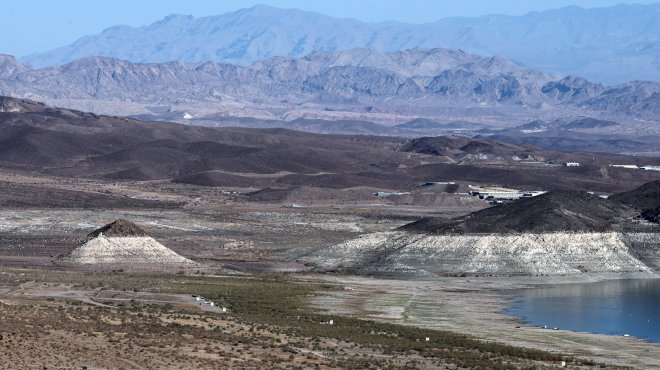 lake-mead,-nation’s-largest-reservoir,-reaches-its-lowest-water-level-on-record